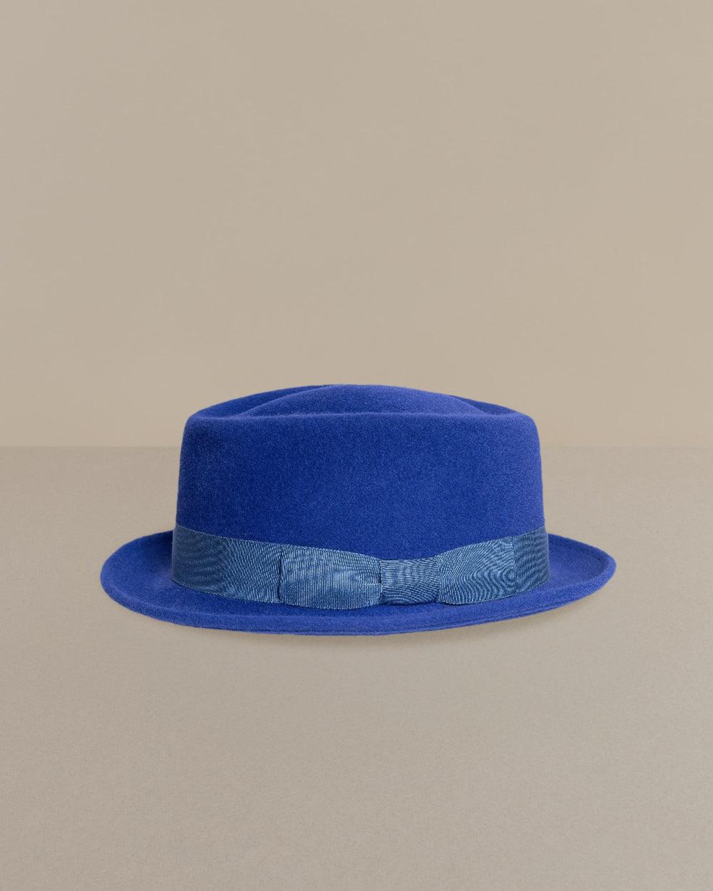 anthony peto lucky jim montcapel laine feutre bleu cobalt Cobalt Blue