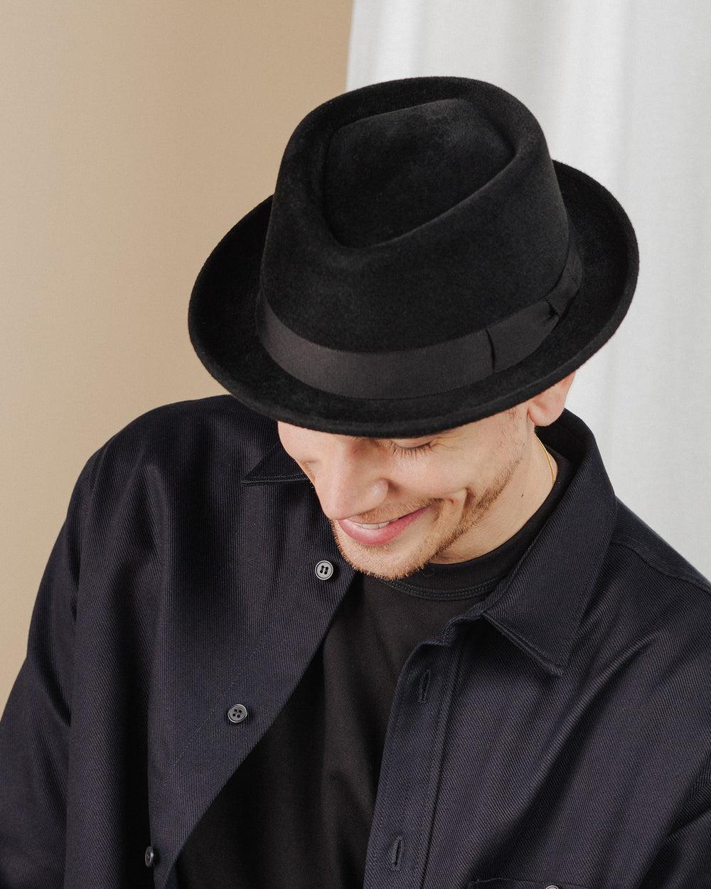 Anthony Peto Zampano Feutre Red;;;Black;;;Brown;;;Grey;;;Zoé