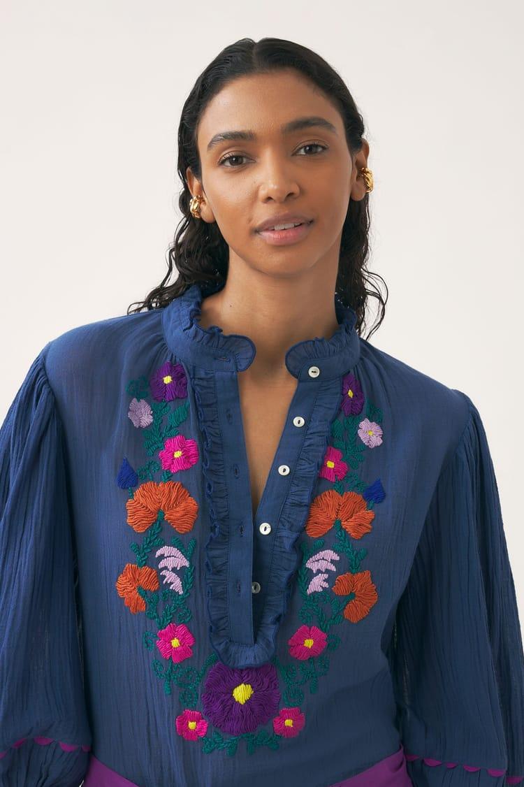 Antik Batik Blouse Brodée De Fleurs Colorées