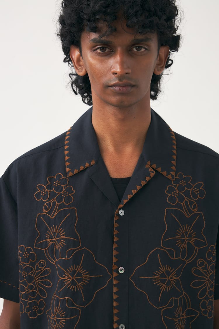 Antik Batik Chemise Noire Brodée En Coton-lin