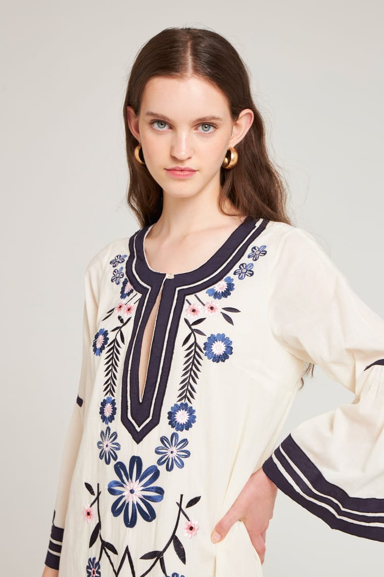 Antik Batik Robe Blanche Brodée En Coton