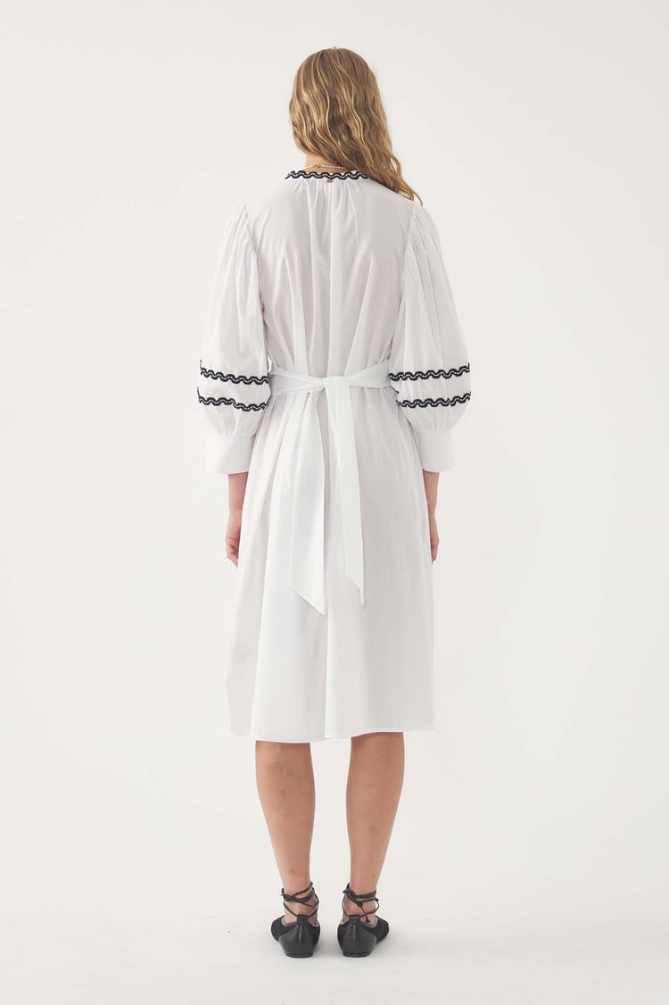 Antik Batik Robe Brodée Dalli