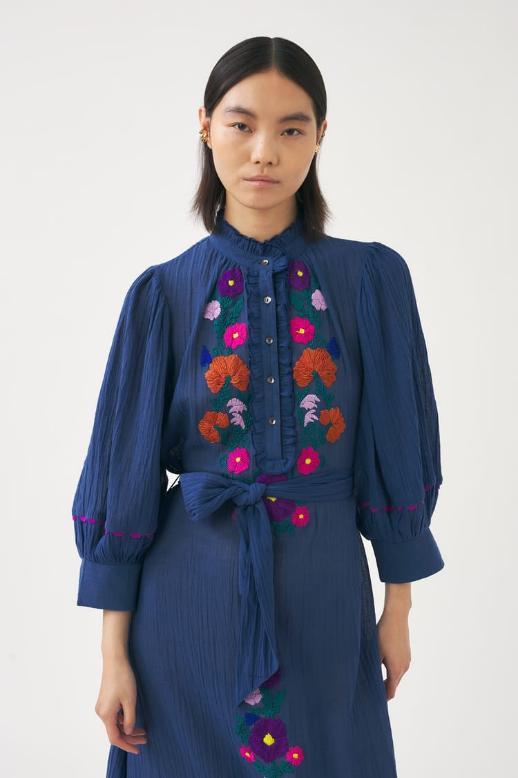 Antik Batik Robe Brodée De Fleurs Colorées