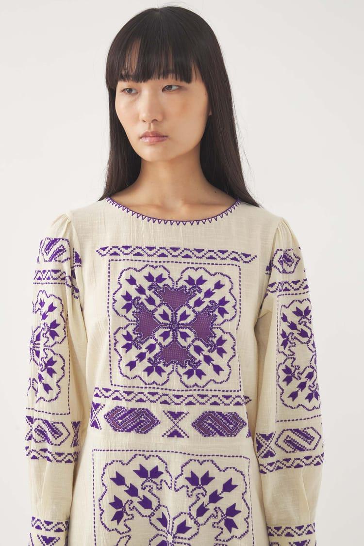 Antik Batik Robe Brodée Milos