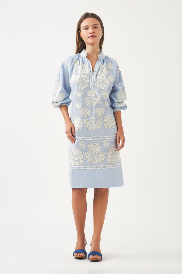 antik batik Robe courte bleue broderie hongroise