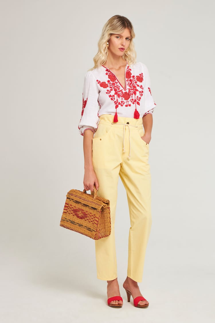 Antik Batik Blouse Blanche Avec Broderies Florales Bleues