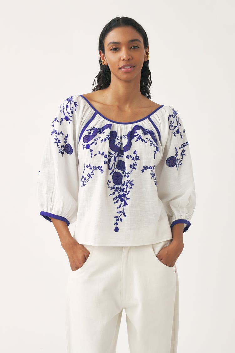Antik Batik Blouse Blanche En Coton Dobby Avec Des Rubans Bleus En Coton