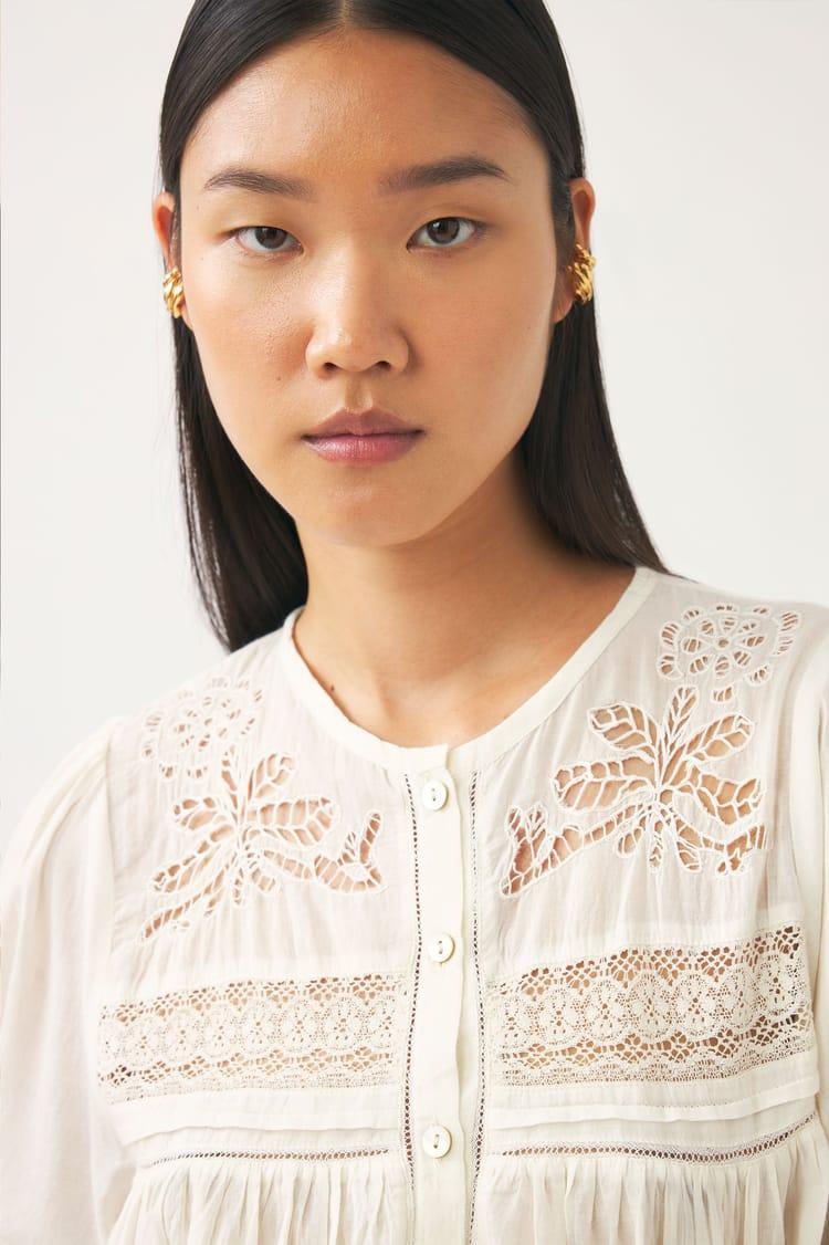 Antik Batik Blouse Crème Ajourée Voile De Coton Incrustée De Dentelle