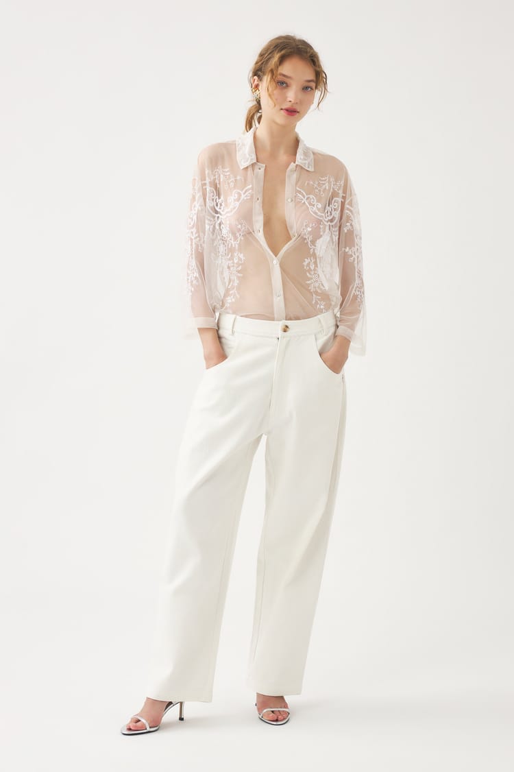 antik batik Blouse en voile de mesh blanc avec des broderies fleuries