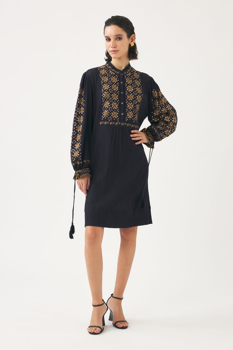 antik batik Robe bleu nuit en Crêpe de Coton broderie perles et paillettes