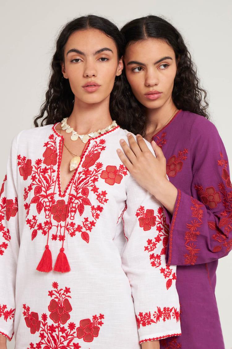 Antik Batik Robe Courte Violette Avec Broderies Florales Cuivre