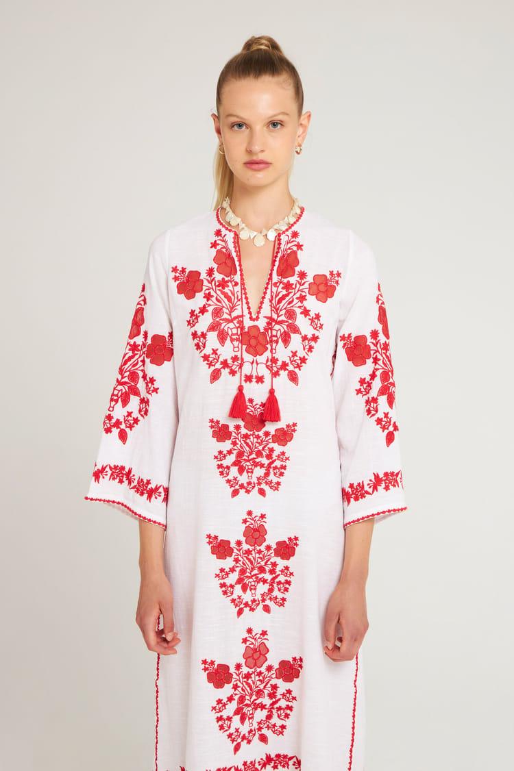 Antik Batik Robe Longue Blanche Avec Broderies Florales Bleues