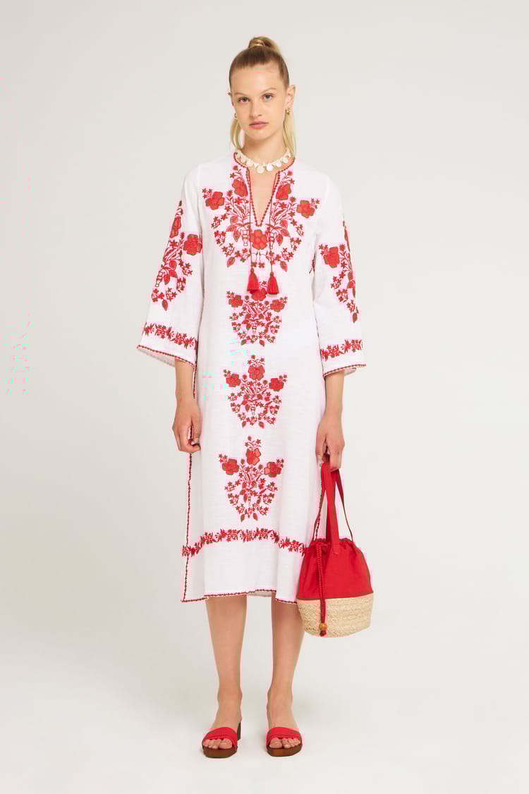 antik batik Robe longue blanche avec broderies florales bleues