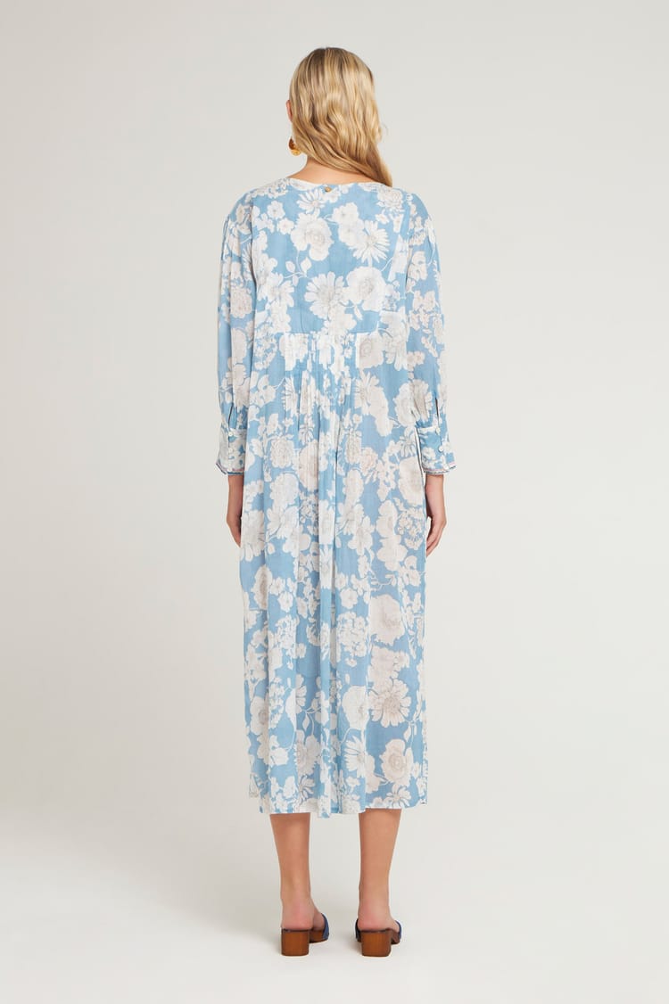 Antik Batik Robe Longue Bleue à Plastron Brodé Et Imprimé En Voile De Coton