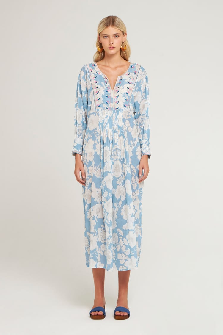 antik batik Robe longue bleue à plastron brodé et imprimé en voile de Coton