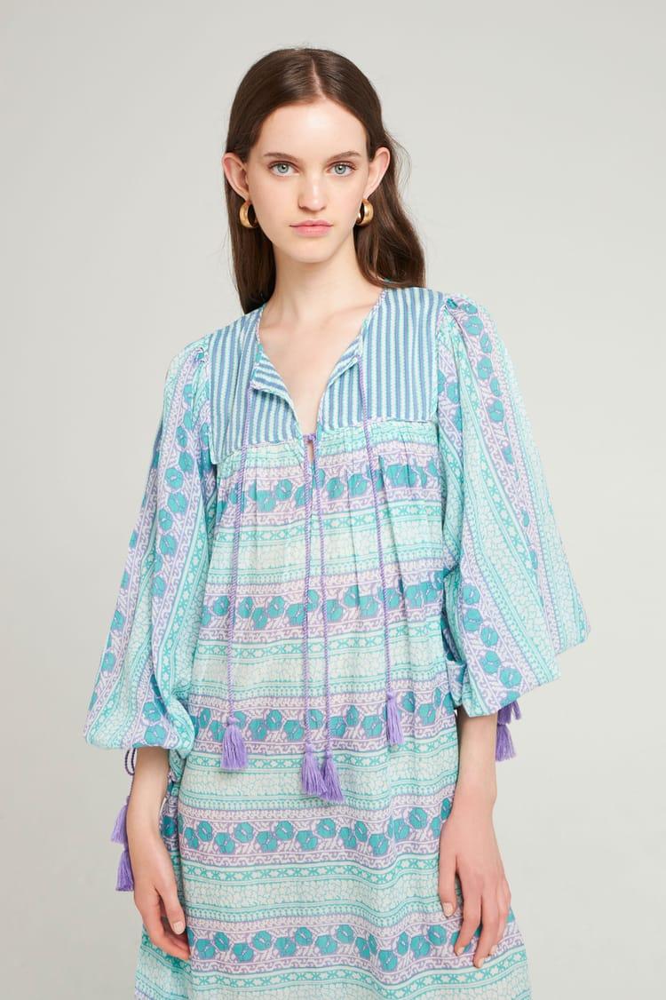 Antik Batik Robe Longue Bleue Imprimée Inspiration Indienne