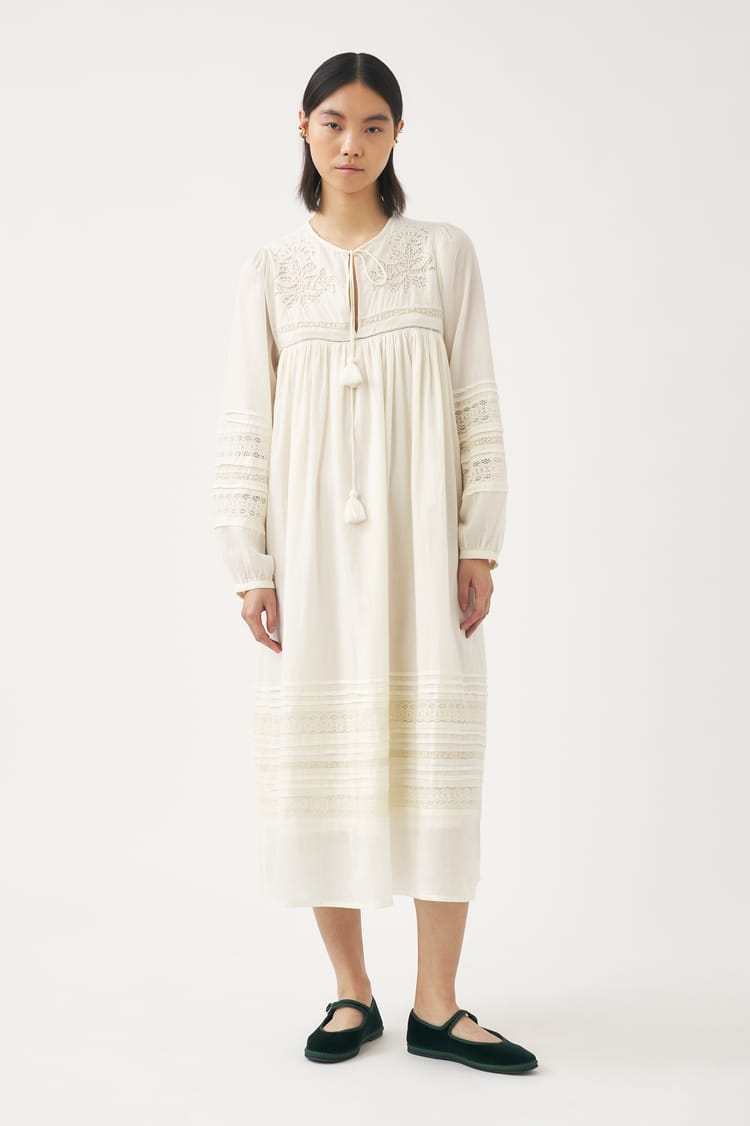 Antik Batik Robe Longue Crème Ajourée Voile De Coton Incrustée De Dentelle