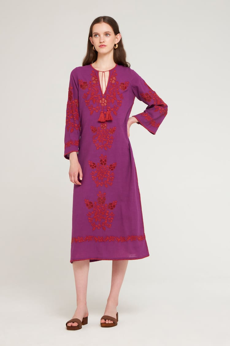 antik batik Robe longue violette avec broderies florales cuivre
