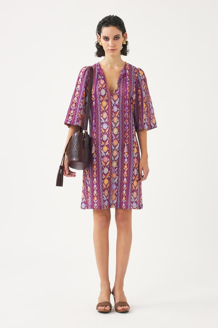 Antik Batik Robe Semi-couture Travaillée En Résille Et Rebrodé
