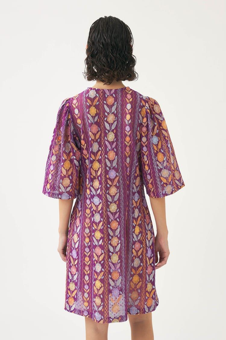 Antik Batik Robe Semi-couture Travaillée En Résille Et Rebrodé