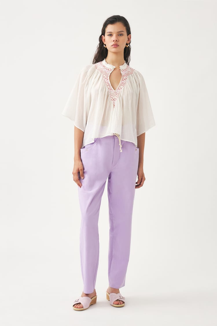 antik batik Une sublime toile de coton tramée des couleurs douces un petit cordon façon marin et des oeillets dorés esprit nautique : l'été est déjà là