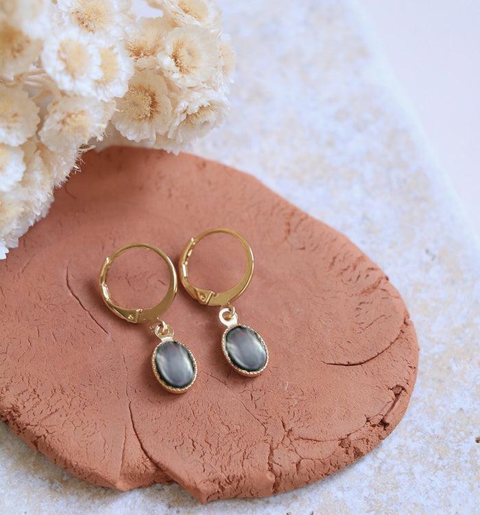 antoinette ameska Boucles d'Oreilles pierre SATURNE Nacre grise