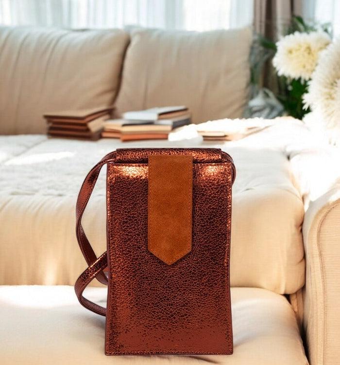 antoinette ameska Pochette Téléphone TEMARA craquelé cuivré/camel