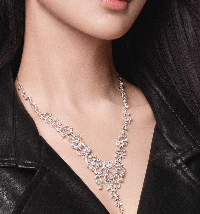 Apm Monaco Collier Ajustable Fleurs Avec Perles