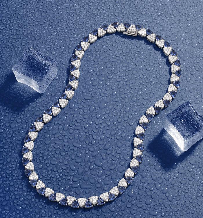 Apm Monaco Ras-de-cou Triangle Blanc Et Bleu