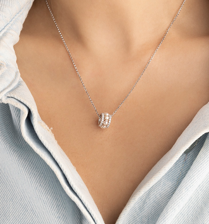 Apm Monaco Collier Ajustable Serti Sur 2 Lignes Avec Perles