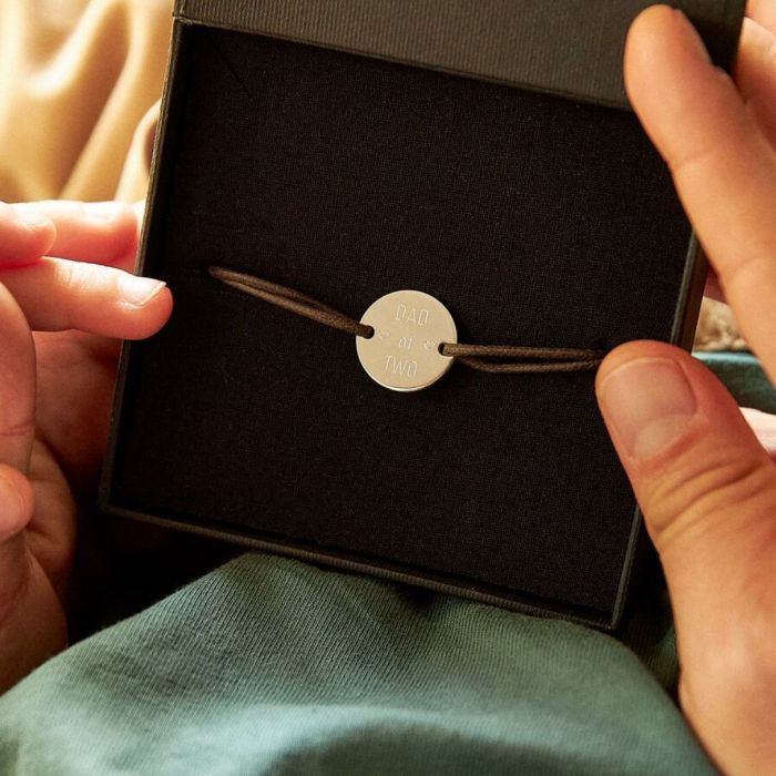 Atelier De Famille Bracelet Cordon Avec Médaille Gravée (gravure Joaillier)