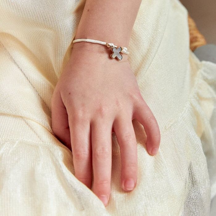 Atelier De Famille Bracelet Croix En Nacre Sur Lien Satin