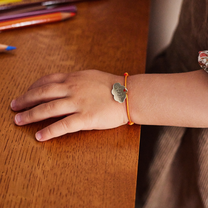 Atelier De Famille Bracelet Petit Nuage Plaqué Or Sur Lien Coton (gravure Manuelle)