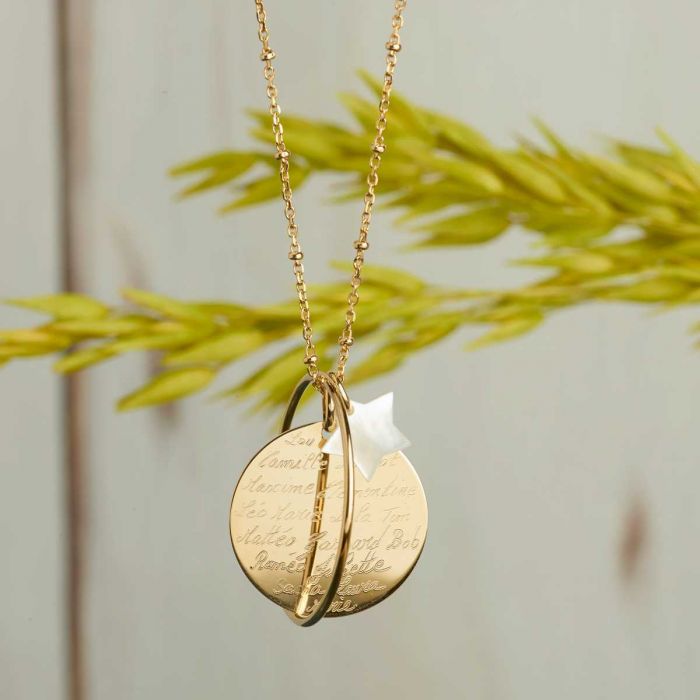 Atelier De Famille Collier Ellipse Médaille Et Nacre Fine Sur Chaîne Perlée Plaqué Or