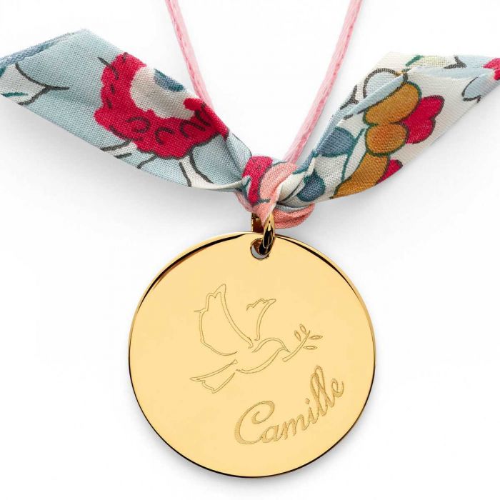 Atelier De Famille Collier Grande Médaille Colombe Et Prénom Sur Lien Satin Plaqué Or-2.7cm (gravure Joaillier)