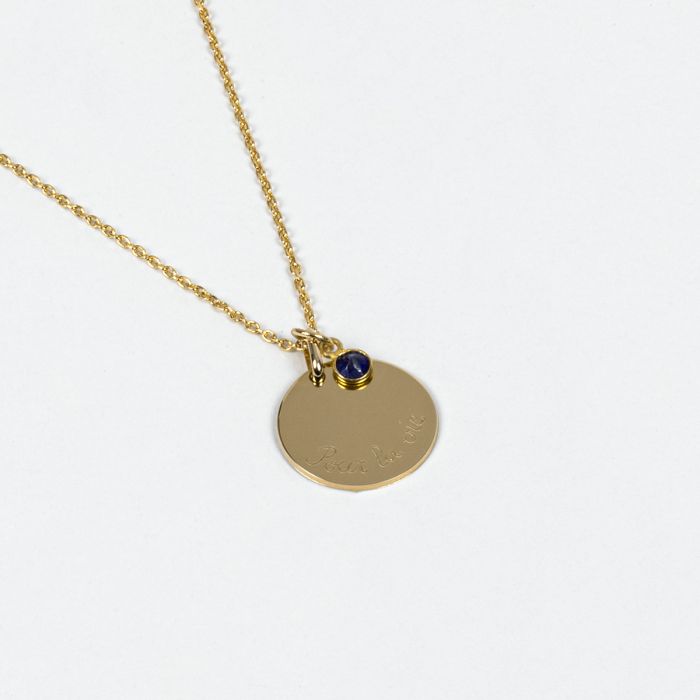 atelier de famille Collier rond plat et pierre de naissance sur chaîne forçat