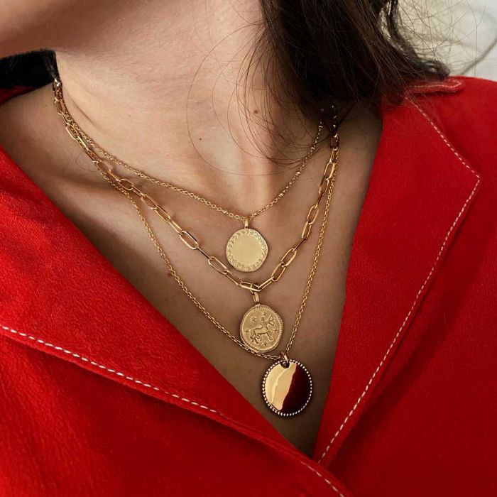 atelier de famille Trio de médailles laurier zodiaque et perlée sur chaînes