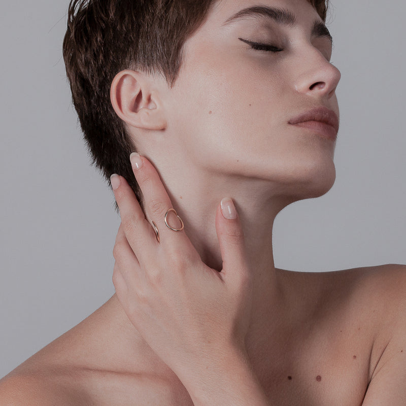 Atelier Paulin Bague Outline Lettre O - Or Jaune Laminé