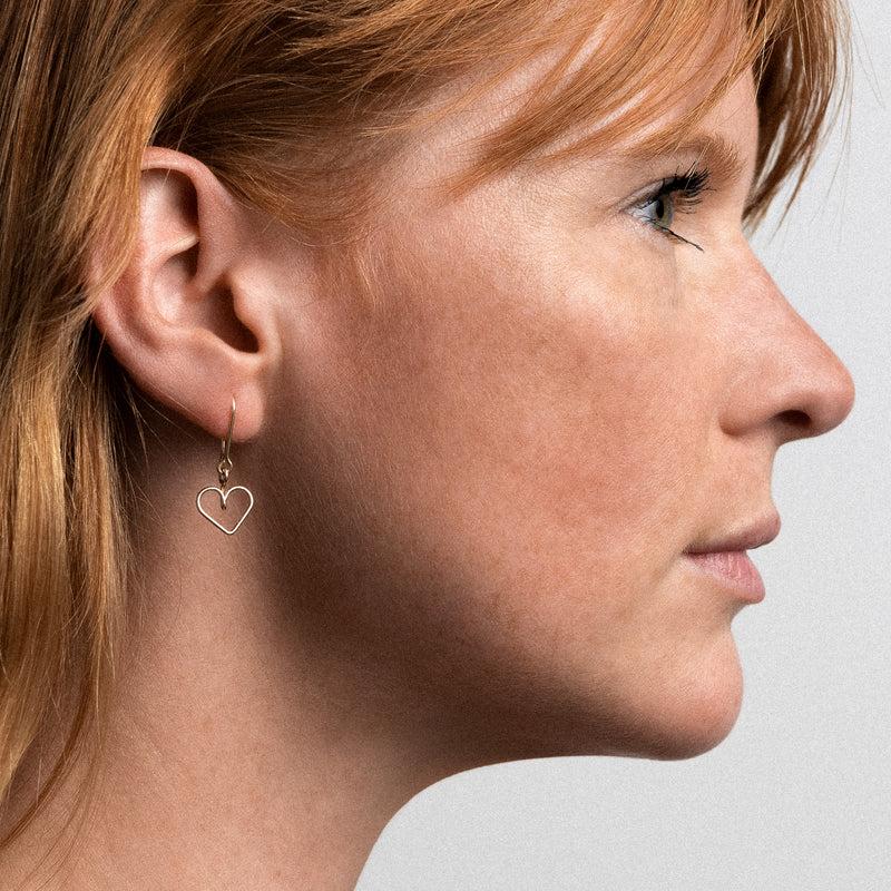 Atelier Paulin Boucle D'Oreille Dormeuse Coeur Individuelle - Or Jaune Laminé