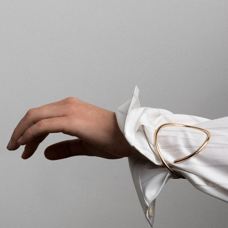 Atelier Paulin Bracelet Manchette Outline Lettre O - Or Jaune Laminé