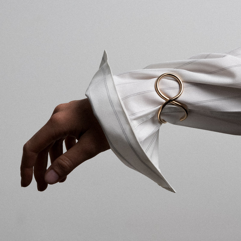 Atelier Paulin Bracelet Manchette Outline Lettre V - Or Jaune Laminé