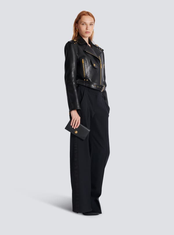 Balmain Paris Pochette Emblème En Cuir De Veau Grainé Noir - Femme