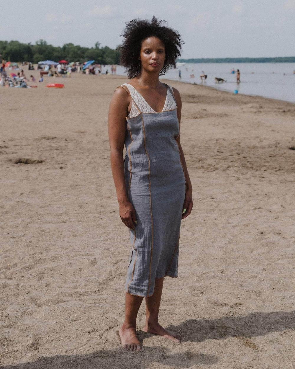 baserange Robe shok à bretelles - Lin froissé