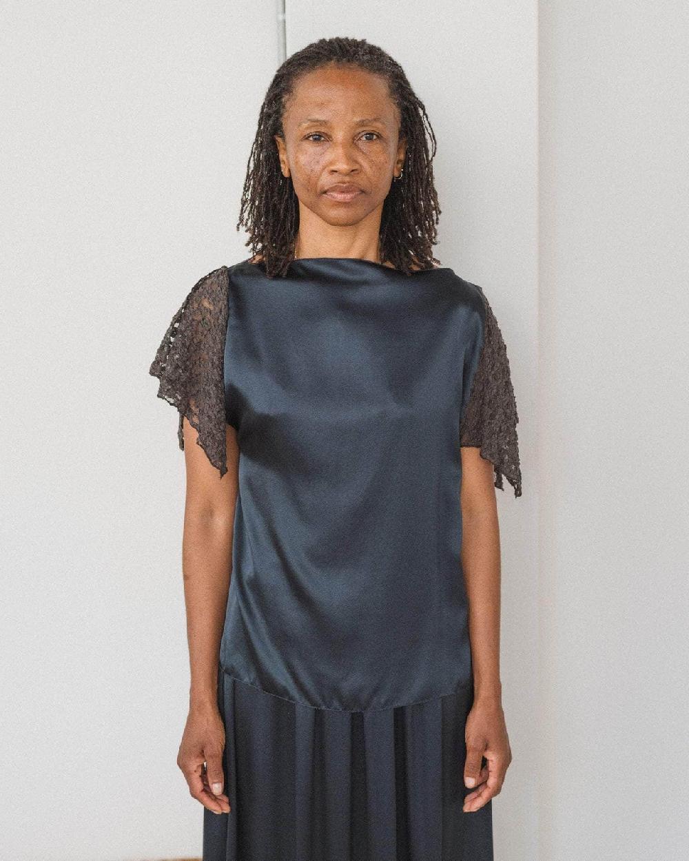 baserange top olin - Satin de soie et dentelle