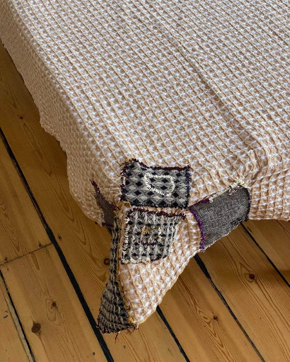 Baserange Repair - Serviette De Plage Gaufrée - Chutes De Tissus