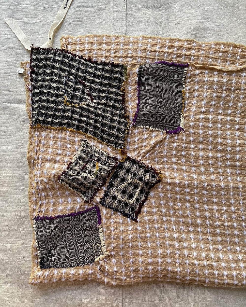 Baserange Repair - Serviette De Plage Gaufrée - Chutes De Tissus