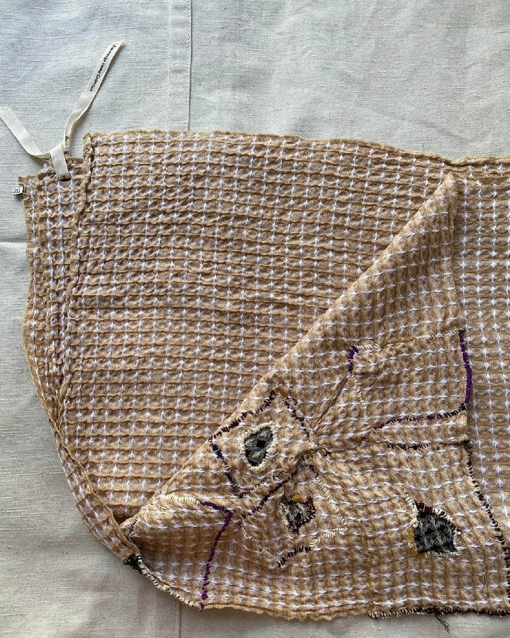 Baserange Repair - Serviette De Plage Gaufrée - Chutes De Tissus