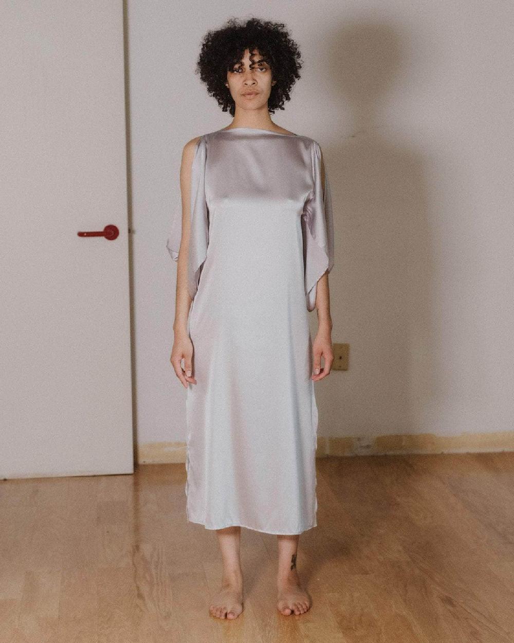 baserange Robe city à manches longues - Satin de soie