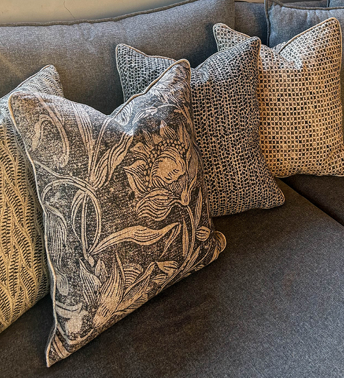 Beija Anemone-Stripes Cushion – Beija Flor World