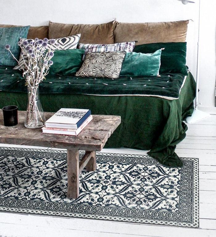 beija Armenian Vinyl Rug